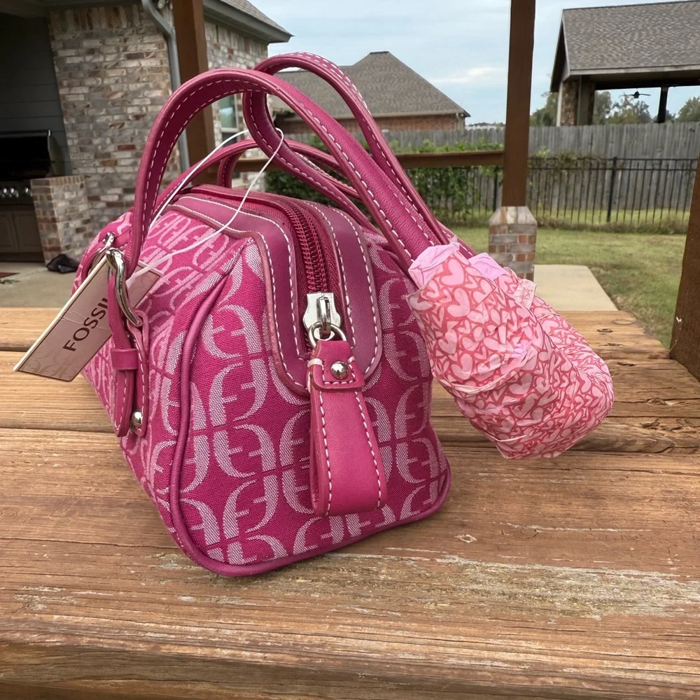 NWT! Fossil Rare Vintage Magenta Logo Pink Barrel Shoulder Bag - Picture 4 of 8